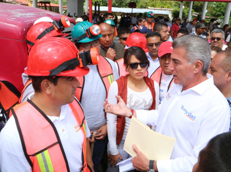 En la comunidad de Pilcaya, el gobernador de Puebla, Antonio Gali Fayad, anunció que empresas privadas apoyarán las labores de construcción de espacio
