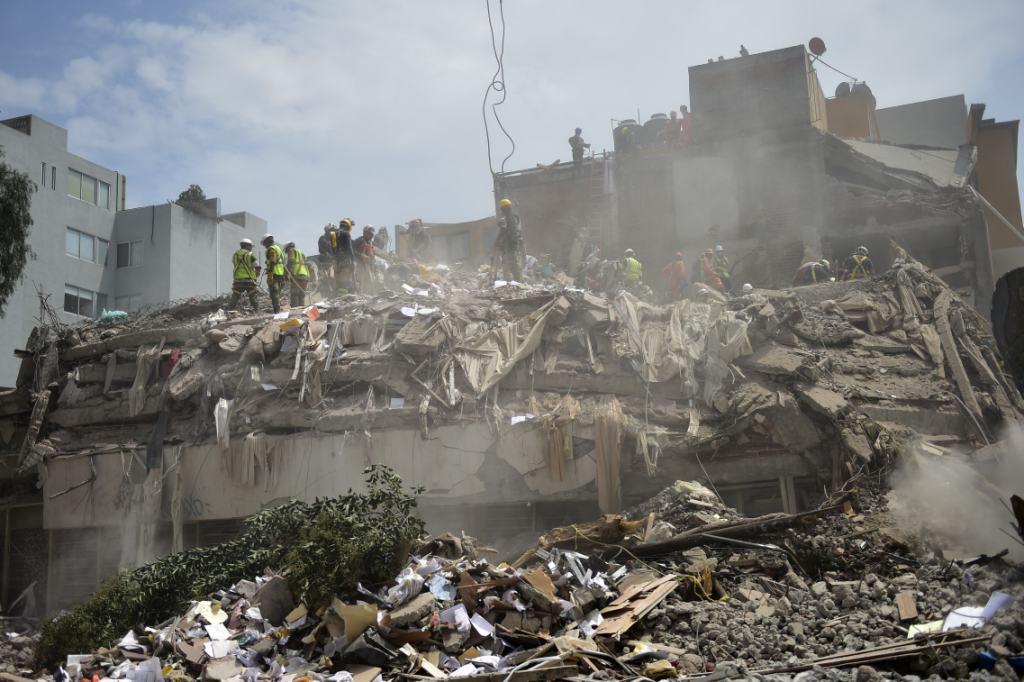 Los derrumbes ocasionaron cierres viales en la ciudad.
