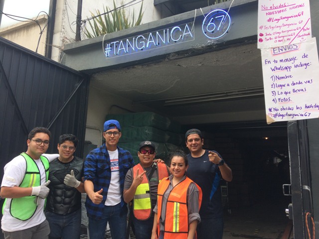 El actor, Diego Luna, envió apoyo a centro de acopio.