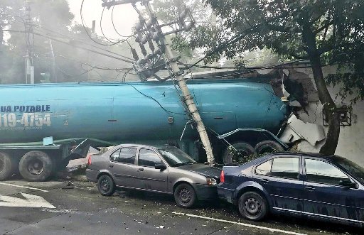 El choque fue en Constituyentes y Gelatti en San Miguel Chapultepec.
