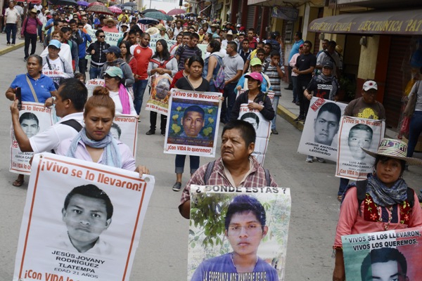 En diversos estados del país se realizaron protestas por los tres años de la desaparición de los 43 normalistas.