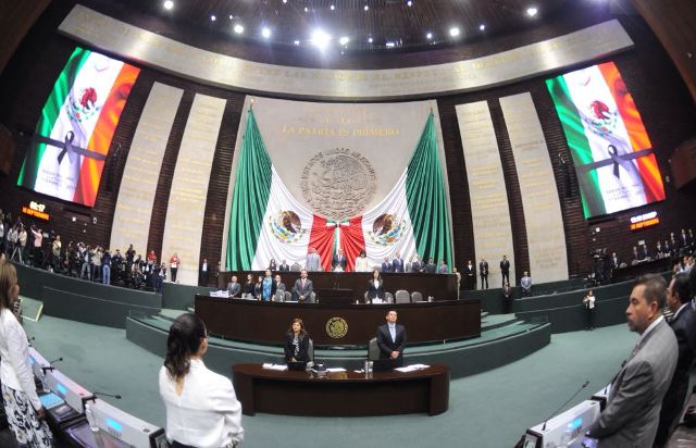 Con sesión solemne diputados reinician labores en San Lázaro 