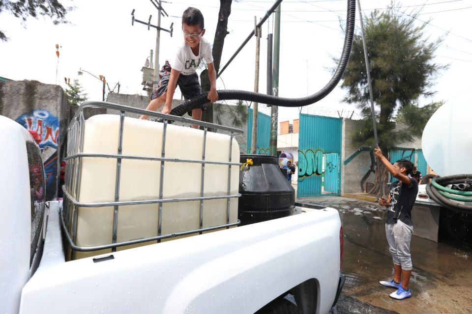 Dione Anguiano detalló que la crisis de escasez de agua se incrementó pues desde el sismo del 7 de septiembre hubo afectaciones a las tuberías.