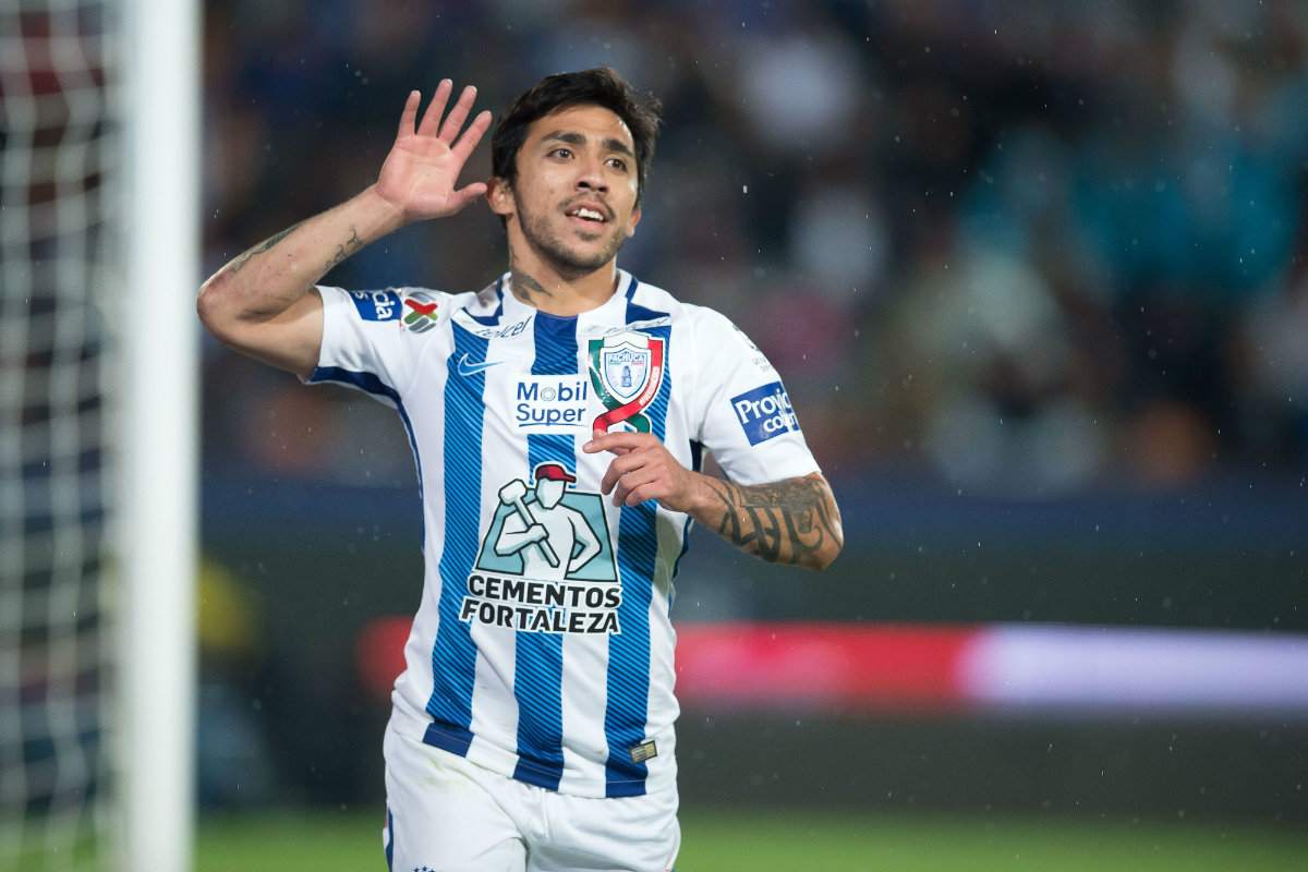 Edson Puch en festejo de gol