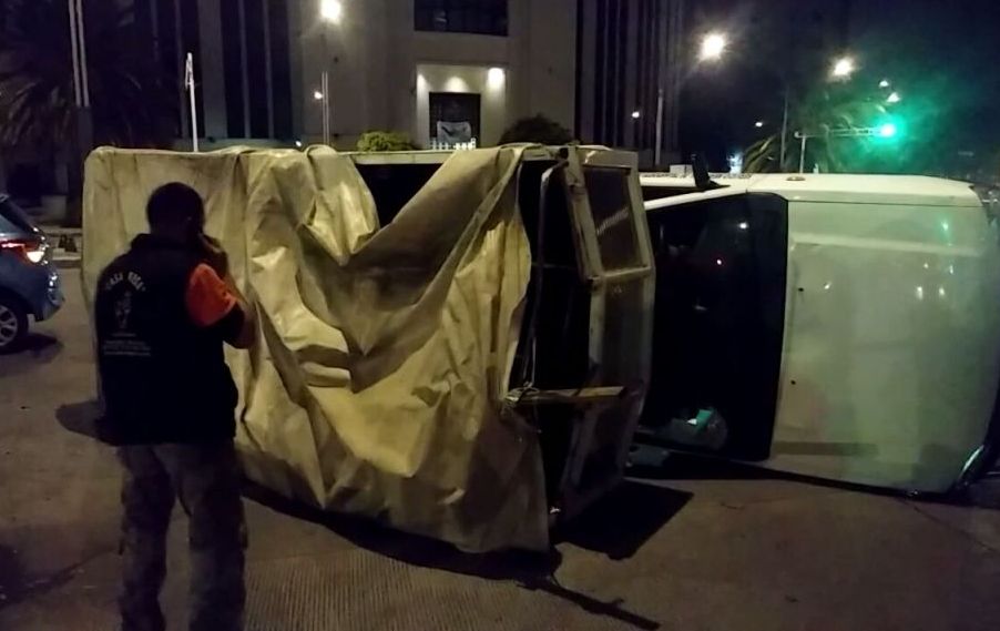 Debido al accidente dos personas resultaron lesionadas.