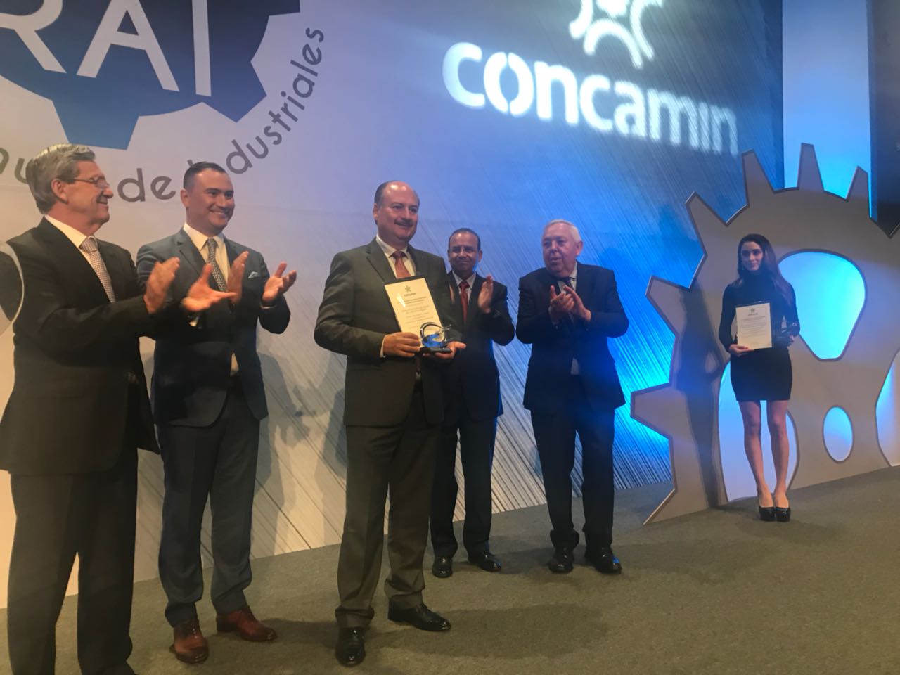 Entrega STyPS reconocimiento a CICEG por sus buenas prácticas laborales.