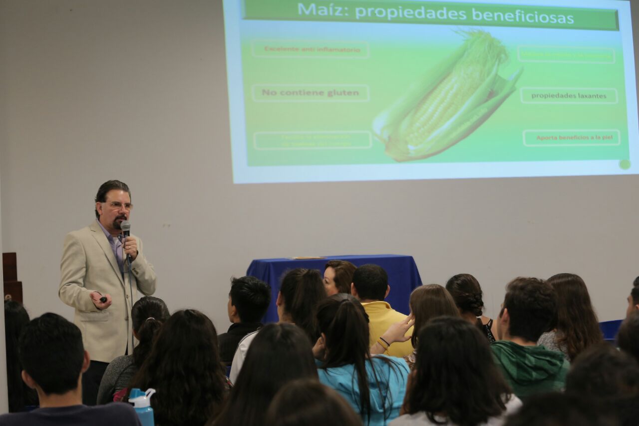 Francisco Mayorga ofreció la charla a los alumnos de La Salle Laguna.