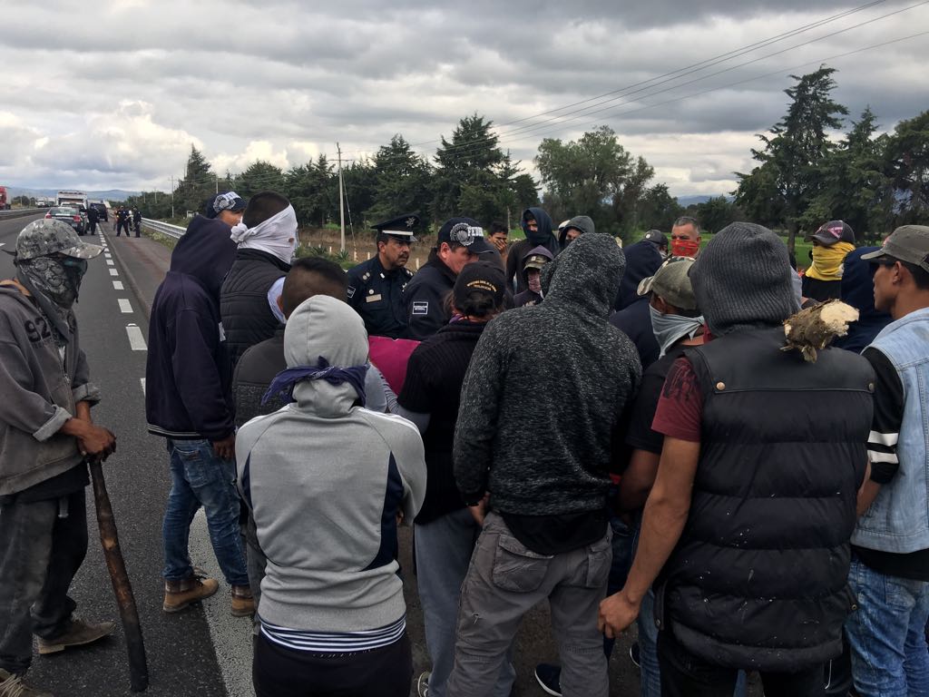 Los pobladores protestaban por los operativos que realiza la Marina y el Ejército contra los huchicoleros.