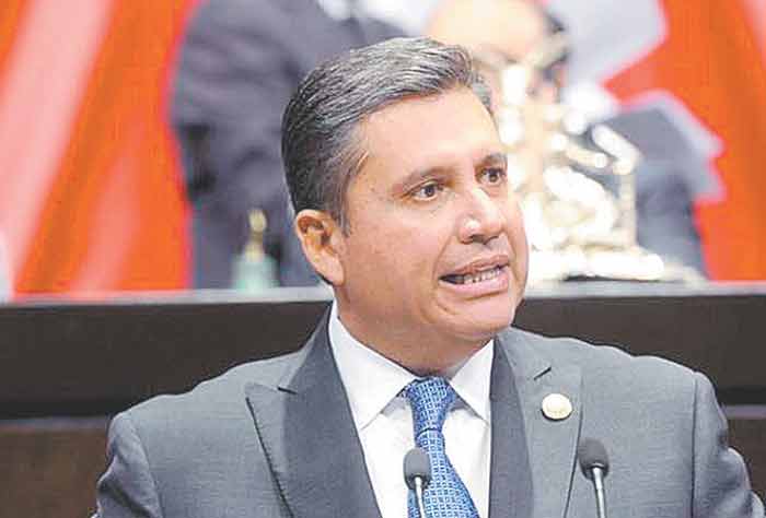 El presidente de la Comisión de Justicia, Álvaro Ibarra Hinojosa.