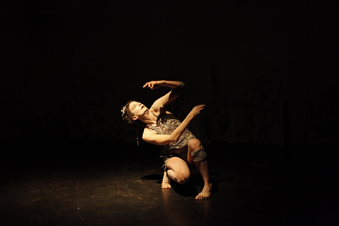 La bailarina de danza butoh Rhea Volij finaliza este domingo su visita en Guadalajara