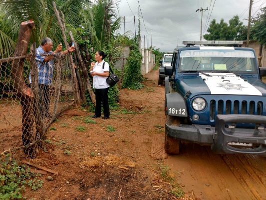 Brigadas médicas recorren casa por casa en las zonas afectadas por el sismo en Oaxaca.