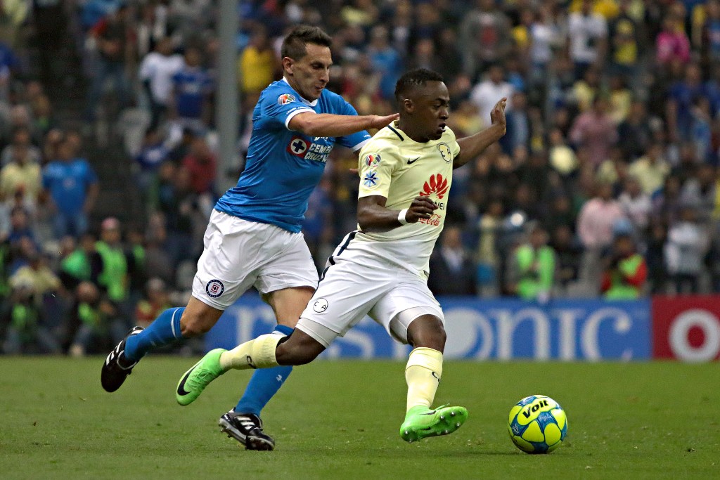 Encuentro de Cruz Azul ante América