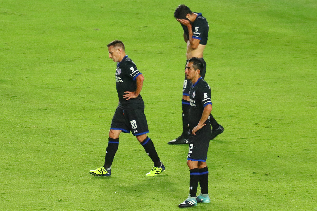 Jugadores de Cruz Azul se lamentan tras la derrota vs. Pachuca