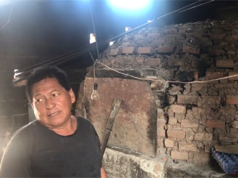 Porfirio Cruz Farrera, dice que su familia vende pan en Juchitán desde hace 50 años, y él es el último heredero.