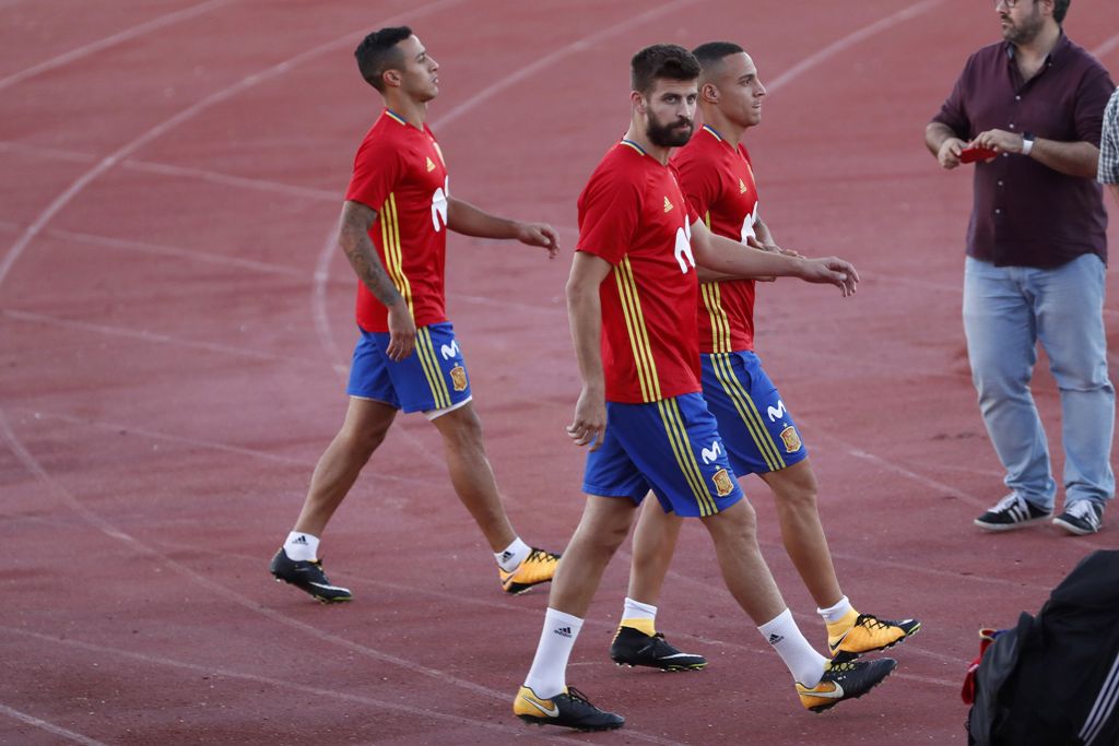 Piqué vivió un ambiente hostil en el entrenamiento de España 