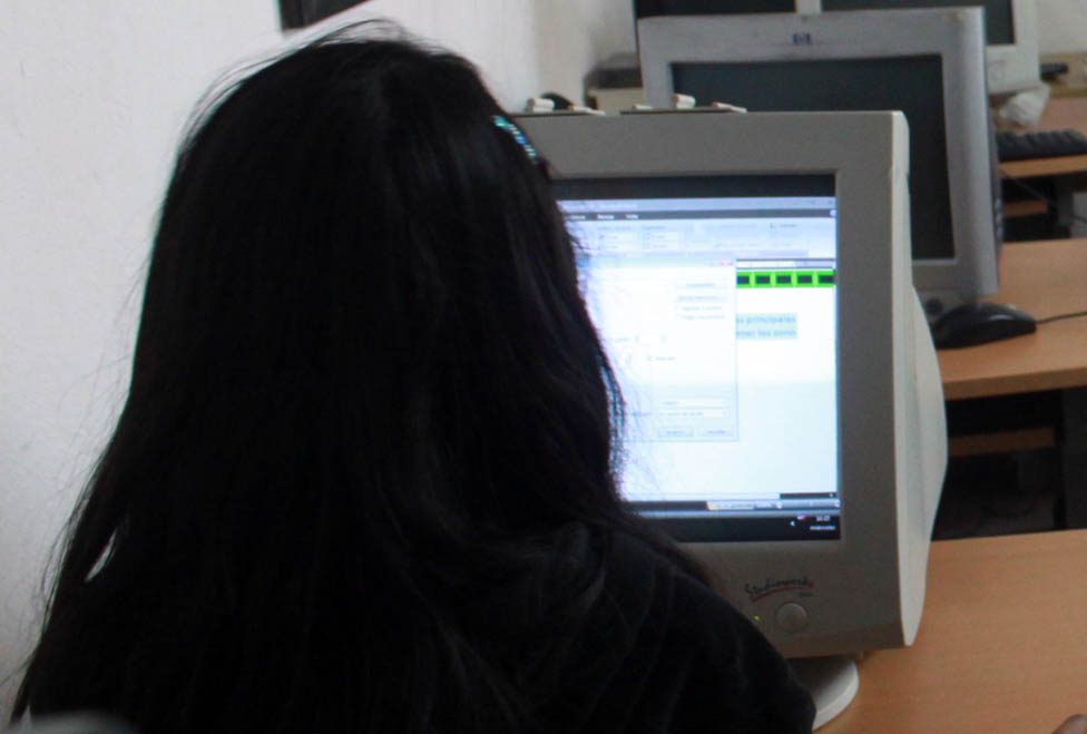 Recomiendan no utilizar computadoras públicas.