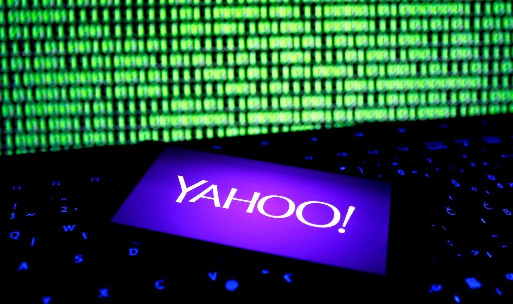 Esas acciones mancharon la imagen de la empresa y perjudicaron la operación por la cual el núcleo de Yahoo fue comprado por el grupo de telecomunicaci