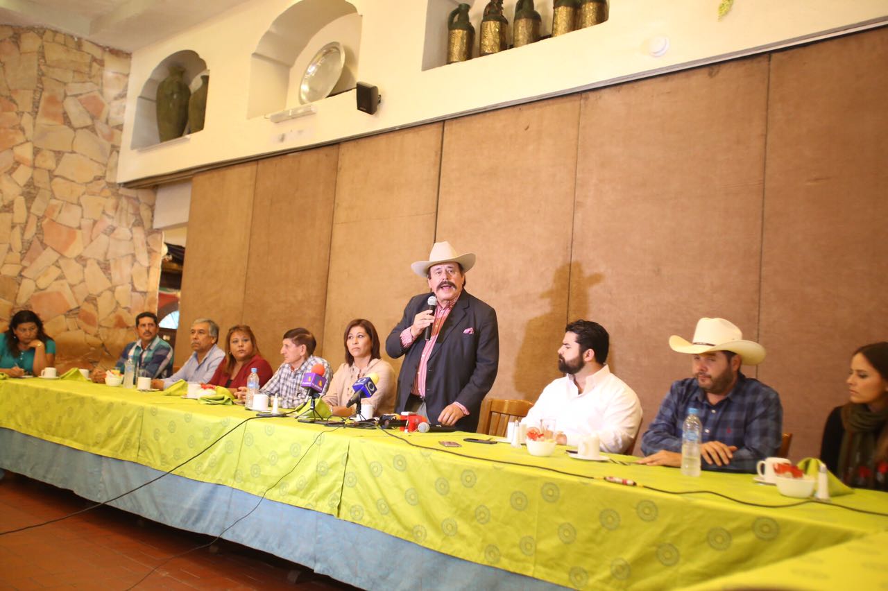 El anuncio fue encabezado por el ex candidato a la gubernatura de Coahuila, Armando Guadiana.