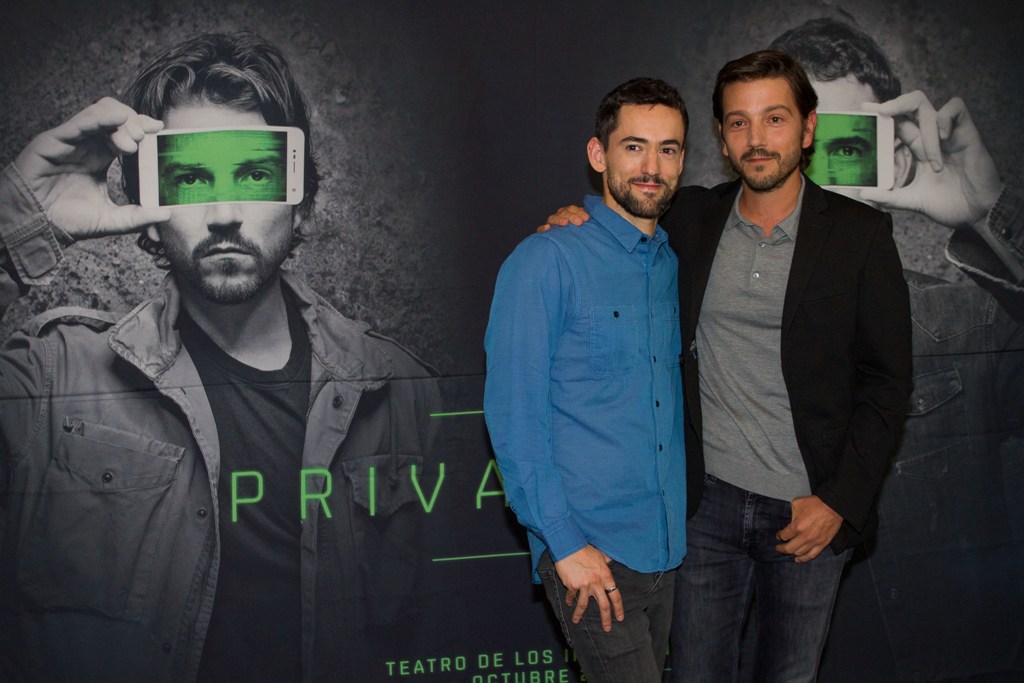Luis Gerardo Méndez y Diego Luna.