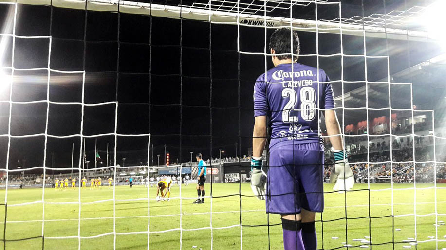 Acevedo fue clave en la victoria del club albiverde. 