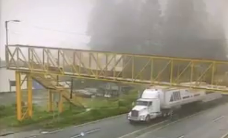 El banco de niebla se presenta del kilómetro 29 al 32.