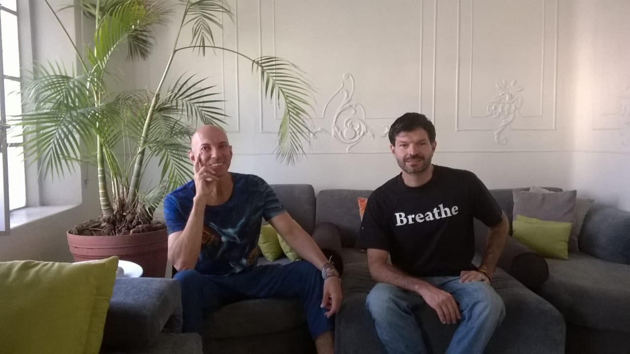 Jorge Lupercio y Sandro Cruz dirigen Yoga Narayana en Guadalajara