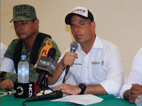 El gobernador Alejandro Murat, afirmó que Oaxaca sigue en fase de emergencia, ante los embates de los diversos fenómenos naturales.