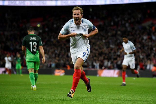 Harry Kane celebrando el gol que les dio el pase a Rusia 2018