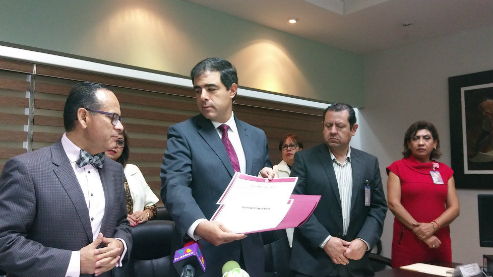El OPD Hospital Civil recibió un donativo de cuarenta computadoras por parte de Laboratorios Chopo.
