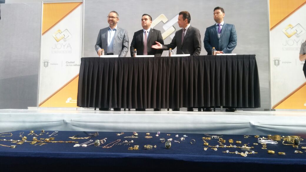 Firman convenio de colaboración entre el Ayuntamiento de Zapopan y Cámara de Joyería Jalisco con el objetivo de impulsar la capacitación de los jóvene