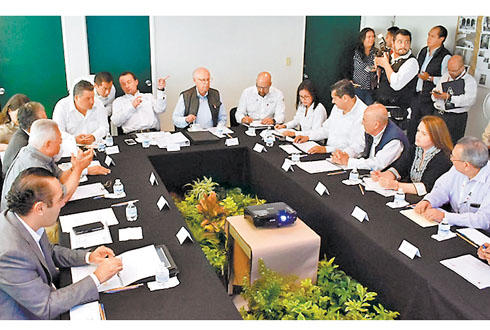 José Narro se reunió con autoridades de salud locales y federales. 