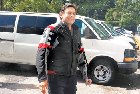 El ex mandatario fue escoltado para ingresar a la cárcel de la capital tamaulipeca. 