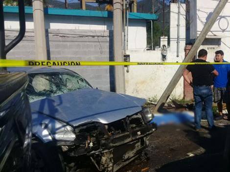 El automovilista conducía a exceso de velocidad.