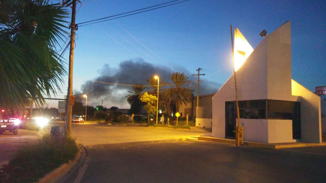El siniestro se originó desde el domingo a las 21:40, en una bodega.