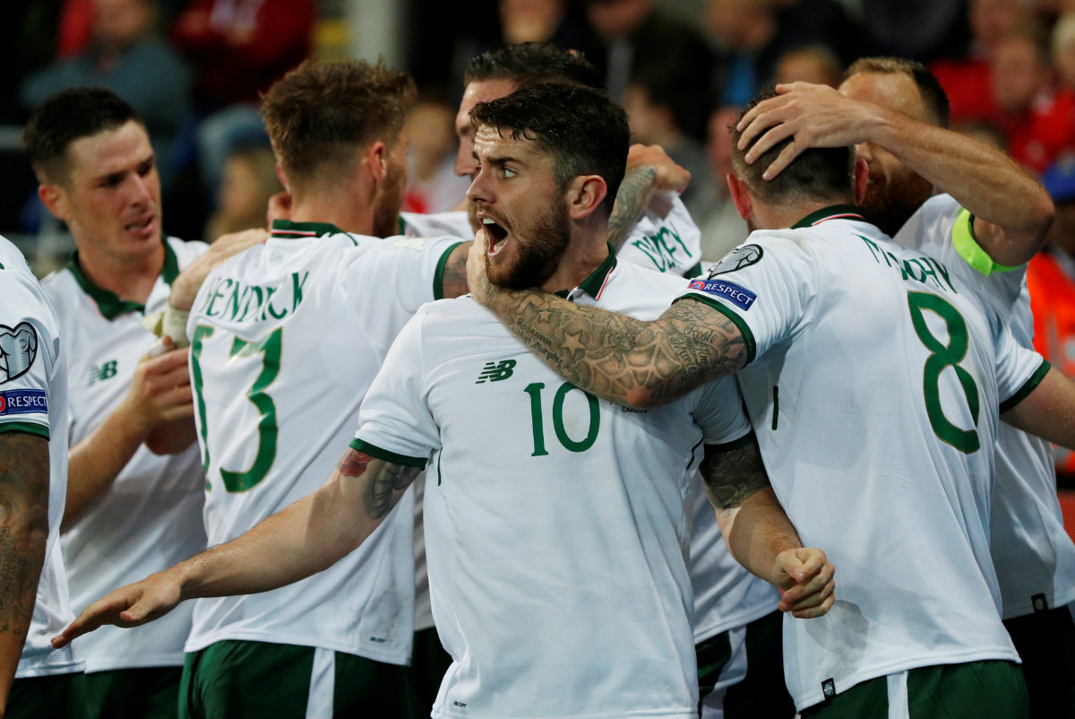 Irlanda festeja tras conseguir el repechaje al Mundial de Rusia