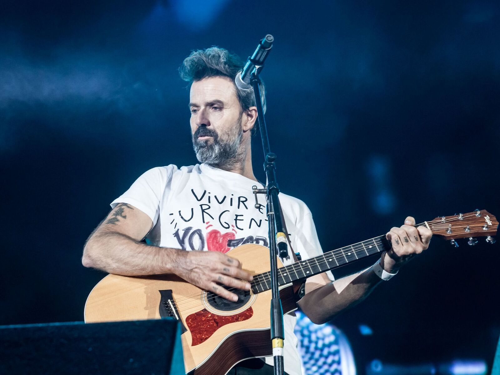 Jarabe de palo emocionó con sus éxitos al público. 