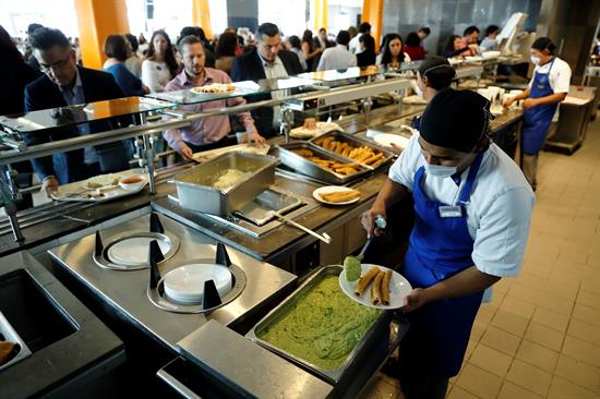 Las 'flautas' fueron preparadas por 90 cocineros.