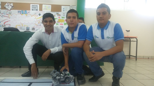 Los jóvenes participaron en el Nacional de Robótica Educativa.
