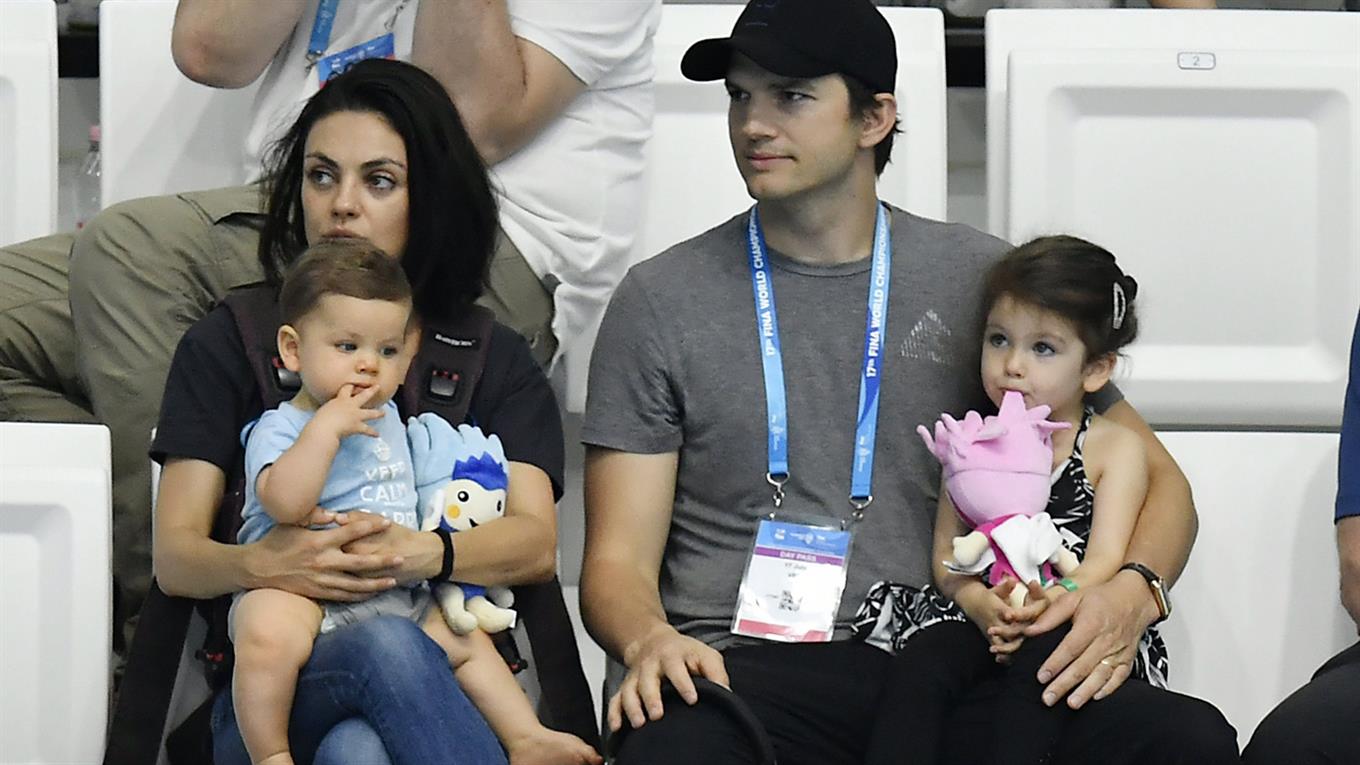 Mila Kunis y Ashton Kutcher son padres de dos niños: Wyatt y Dimitri.