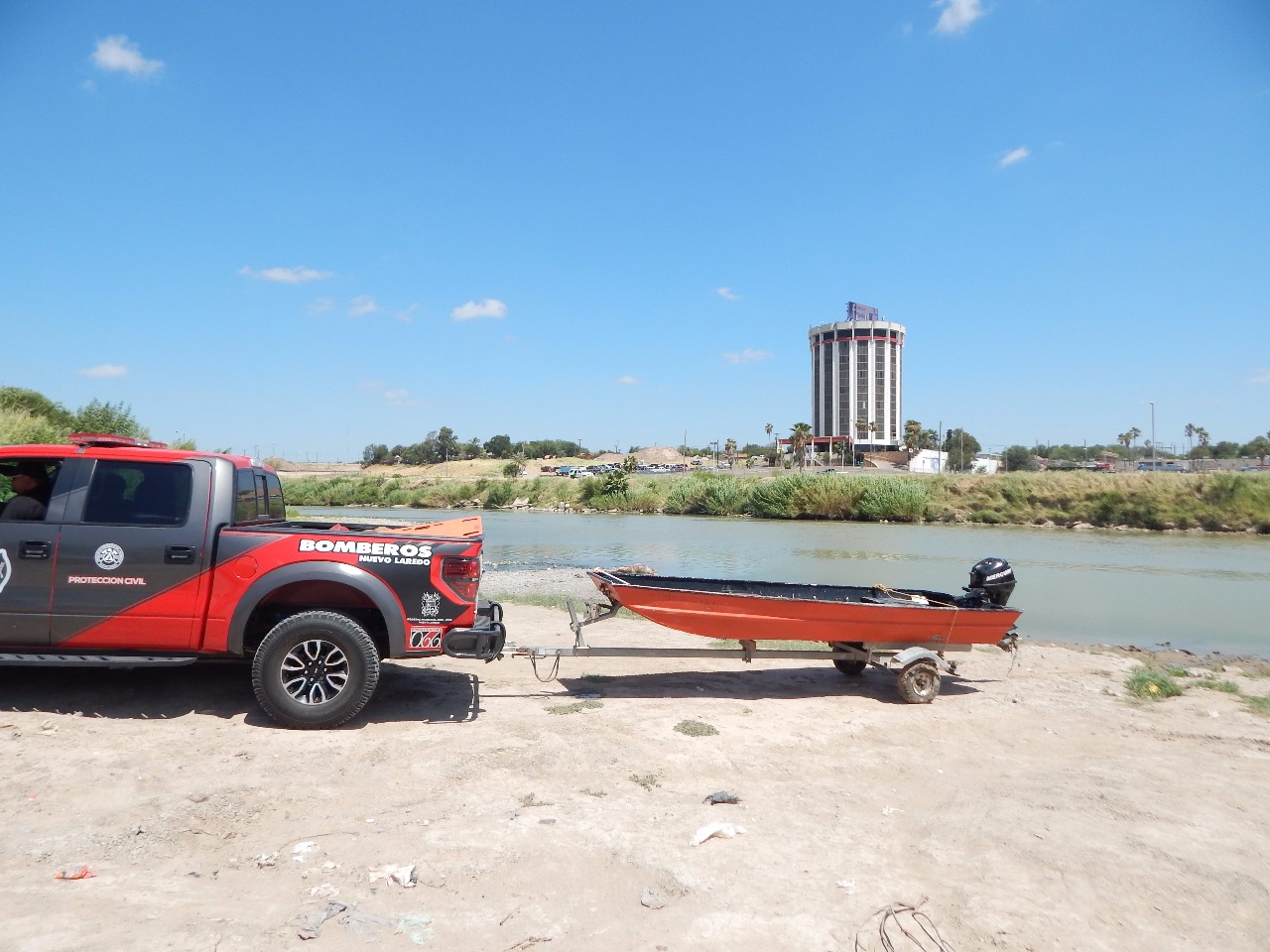 Rescatan cuertpo del río Bravo