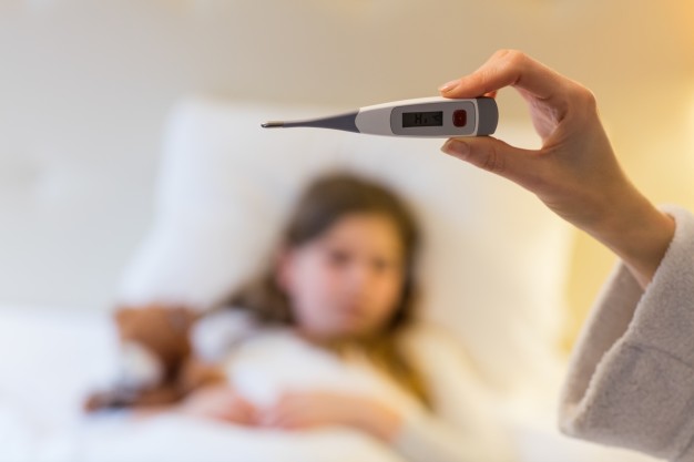 Si el resfriado de tu pequeño se complica, mejor acude a un médico. 
