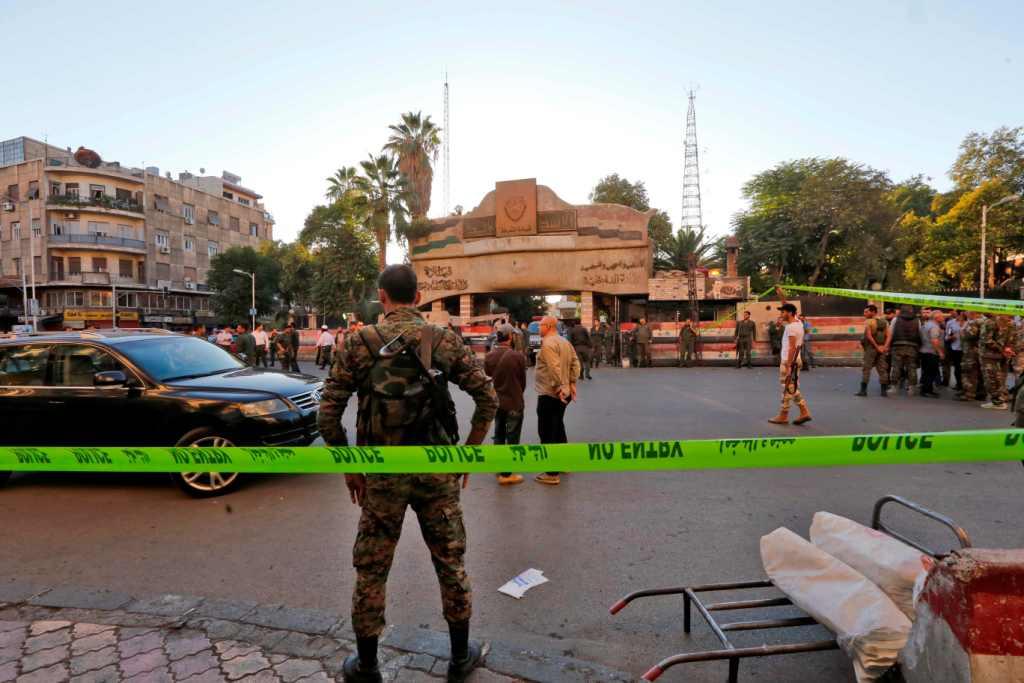 Este ataque en Damasco se produce cuando el Ejército sirio lleva a cabo varias ofensivas contra el Estado Islámico en distintas partes del país.