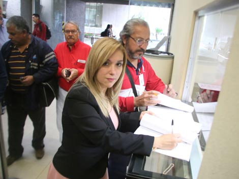 La diputada Gloria Treviño. 