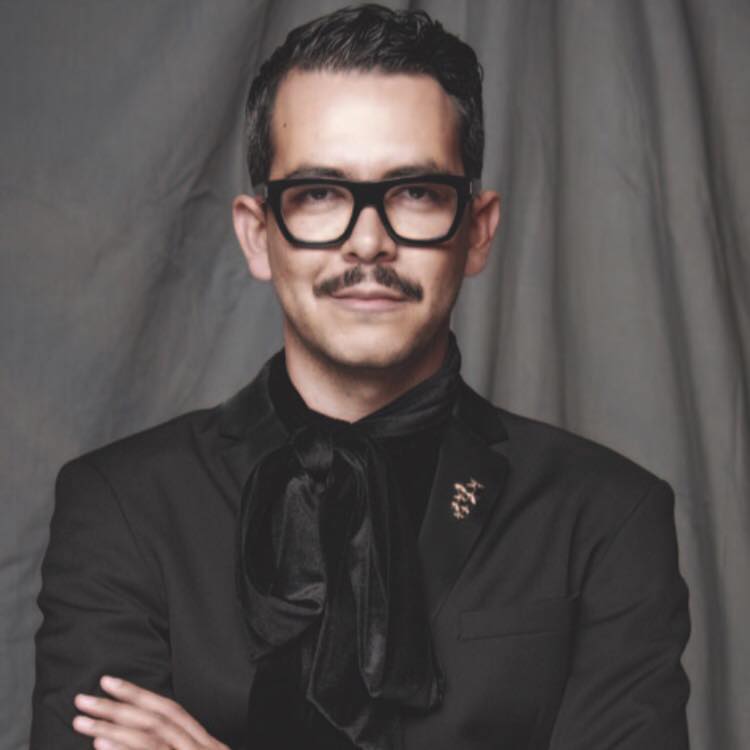 Manolo Caro pidió a sus seguidores que no se queden callados cuando sufran algún caso de discriminación. 