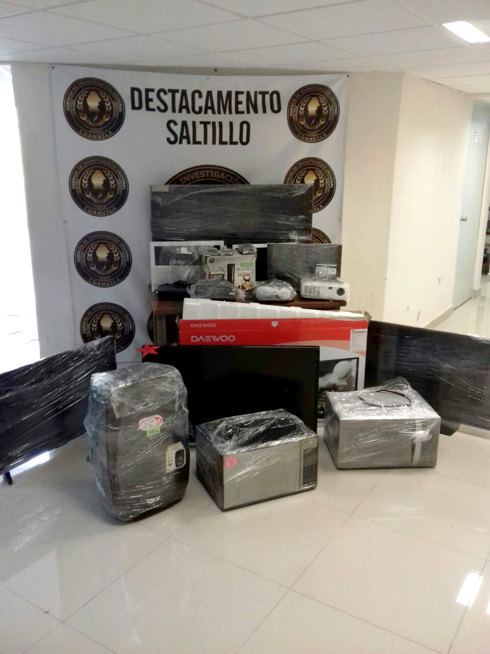 La Fiscalía dio a conocer los artículos decomisados. 