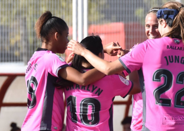  Charlyn Corral anotó doblete en victoria de su equipo