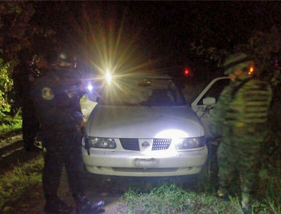 Los elementos de seguridad encontraron el auto cerca de la carretera federal Zihuatanejo-Acapulco.