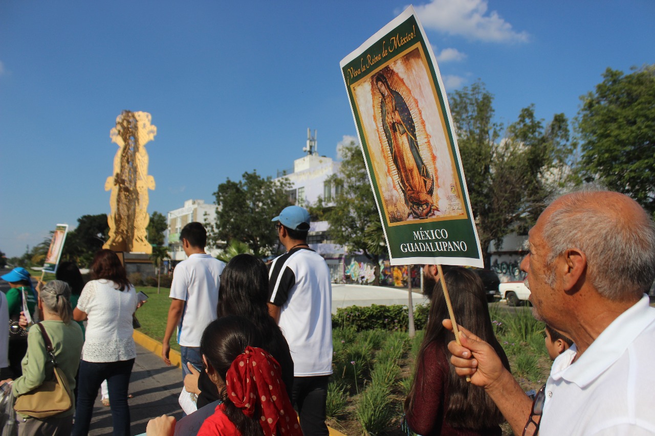 Se manifiestan una vez más contra escultura Sincretismo 