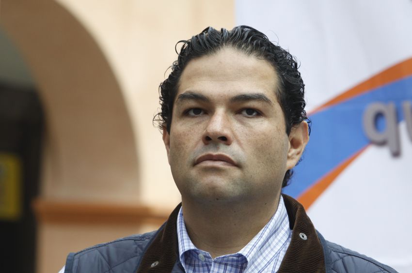 "El día del sismo y los subsecuentes, fueron exhaustivos y fatigantes, pero siempre contamos con su apoyo incondicional", refirió.