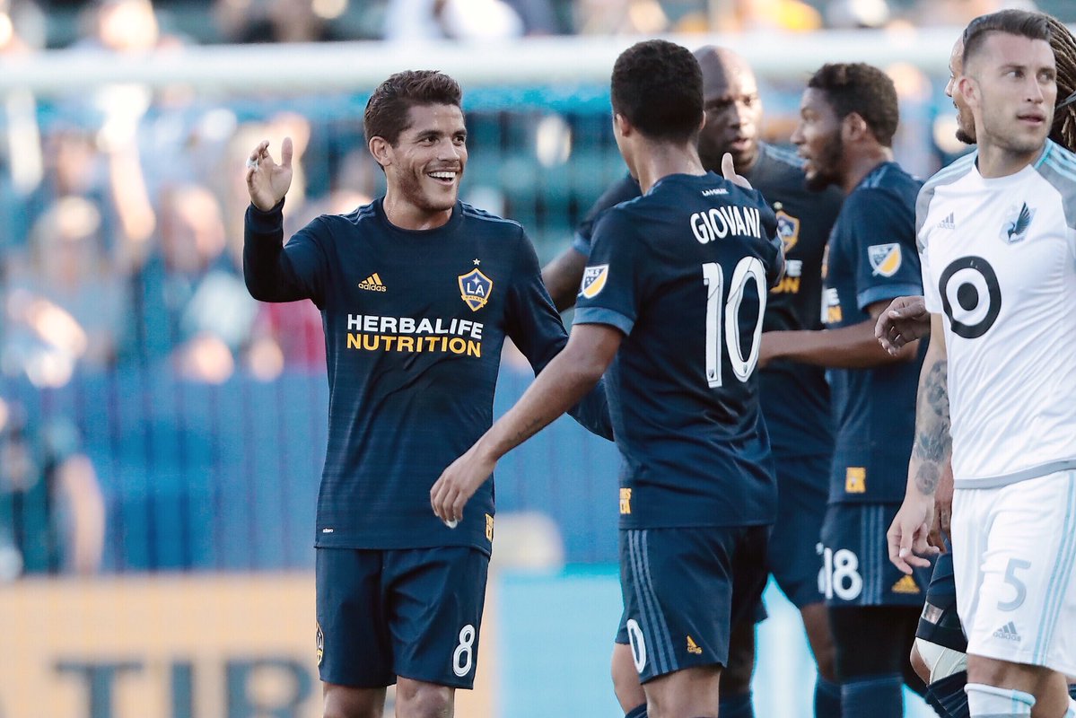 Jonathan dos Santos anota en la victoria del Galaxy